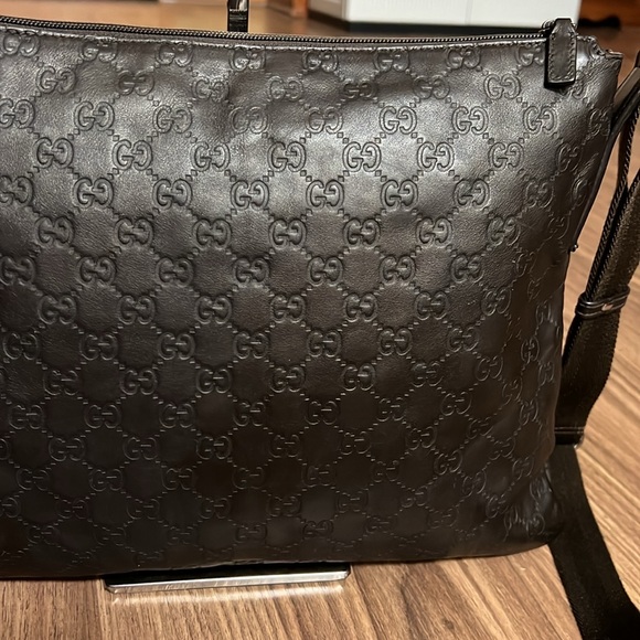 A 241 - π―% authentic Gucci crossbody bag - Picture 7 of 15